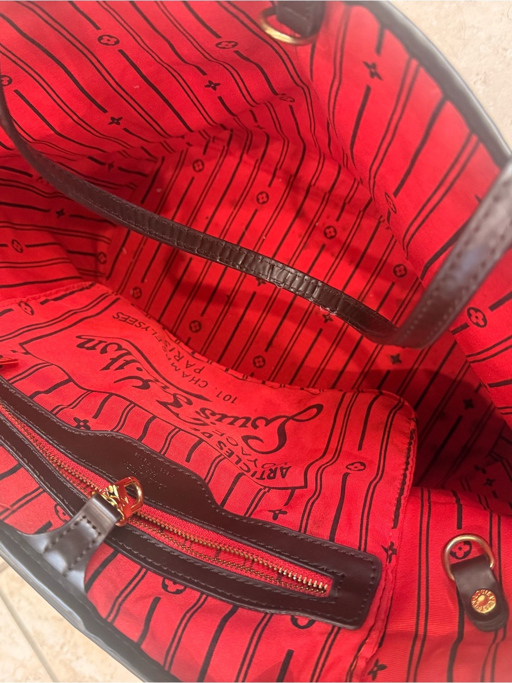 Louis Vuitton Brown Checkered Tote with Red Interior - Picture 4 of 15